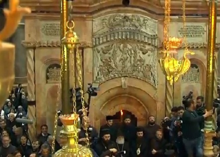 L'Alléluia des communautés chrétiennes au Saint-Sépulcre L'Alléluia des communautés chrétiennes au Saint-Sépulcre